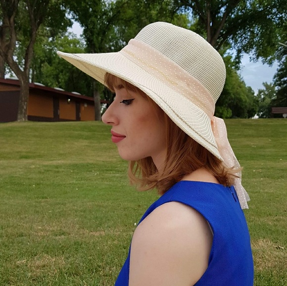 Meet your Posher, Beth - Picture 1 of 1